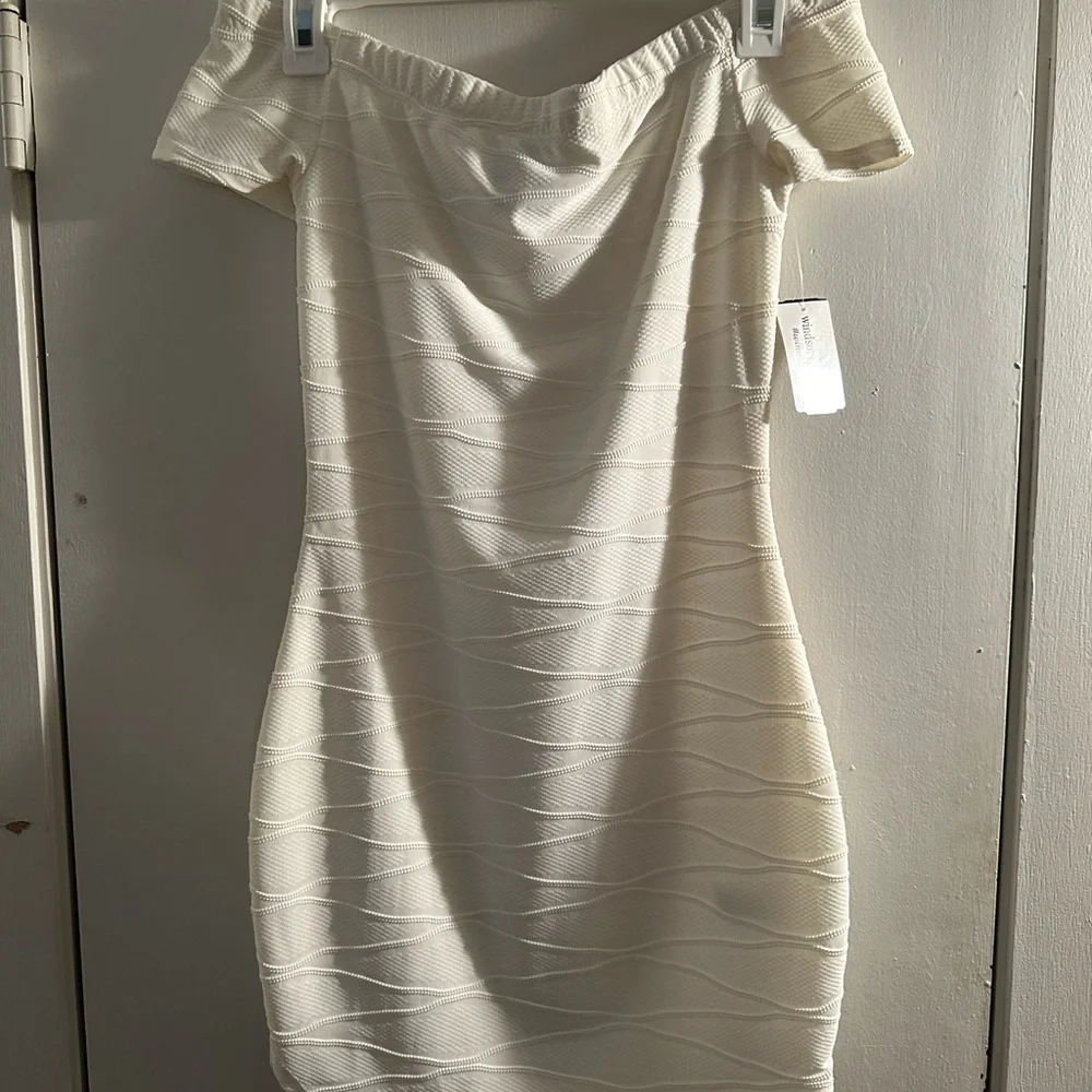 Dress - Picture 2 of 2